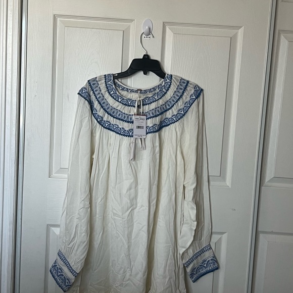 Free People dress, white with blue trim blue buttons Size large new - Picture 2 of 8
